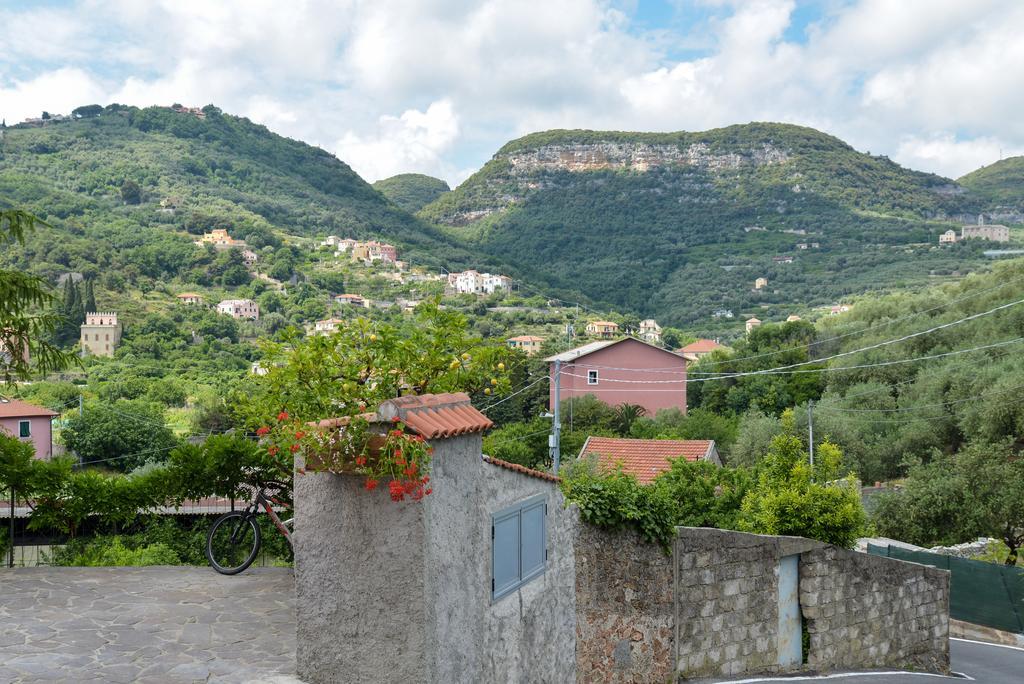 Al Riparo Affittacamere Finale Ligure Bagian luar foto